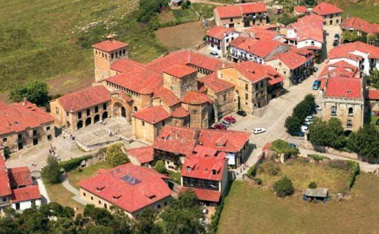 Posada Santa Juliana Santillana del Mar Bagian luar foto